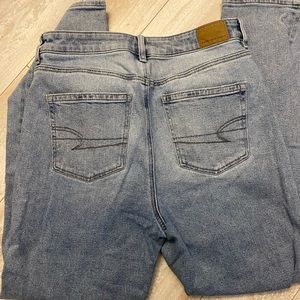 American Eagle Mom Straight Jean